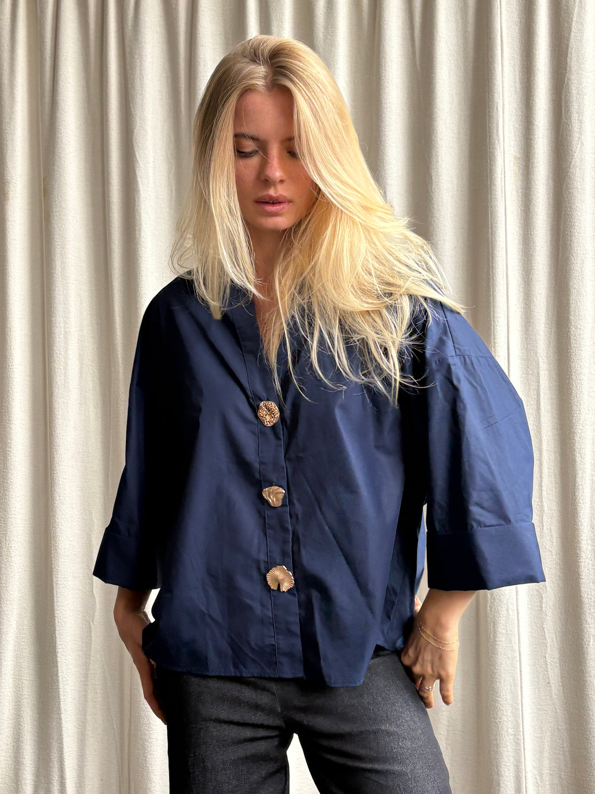 Continue Augusta Big Gold Buttons Skjorte - Navy Blue