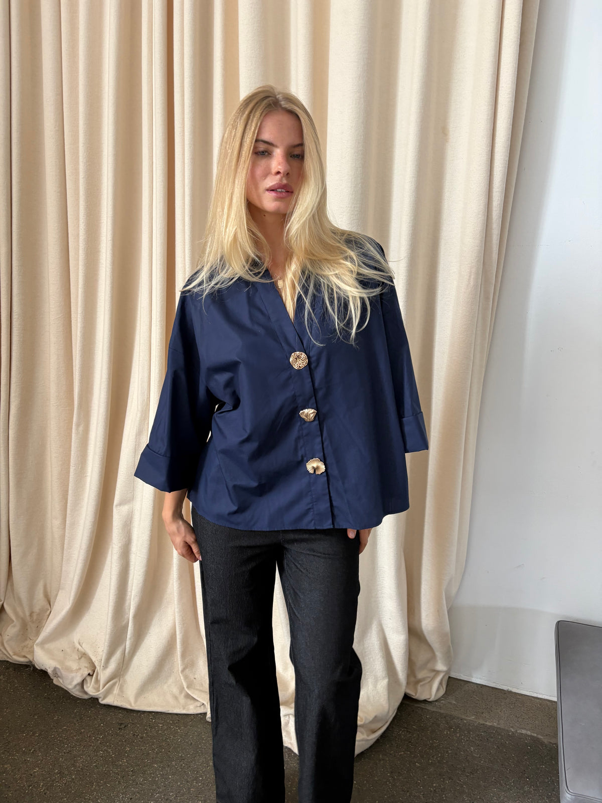 Continue Augusta Big Gold Buttons Skjorte - Navy Blue