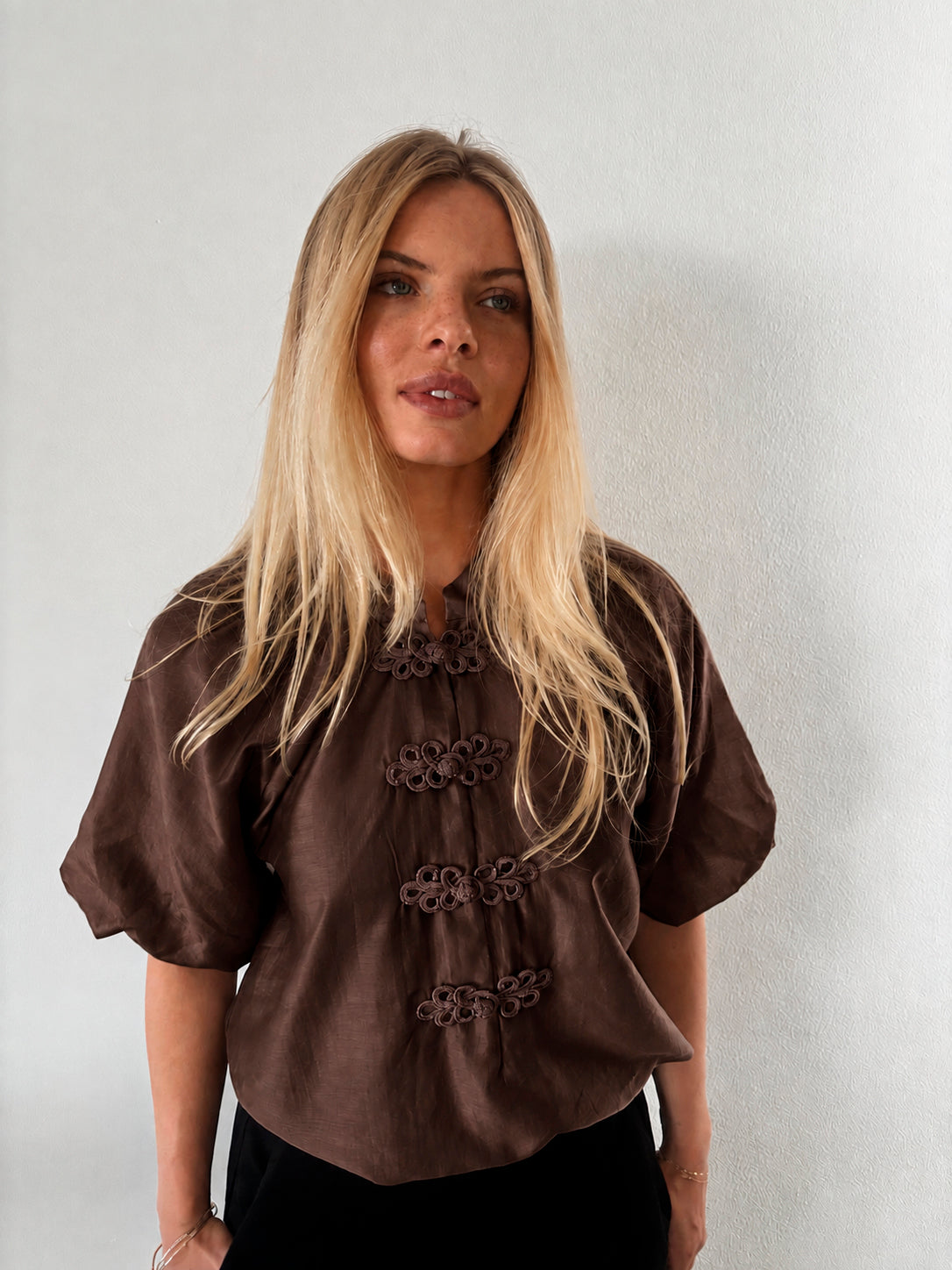 Continue Evelyn Top - Brown