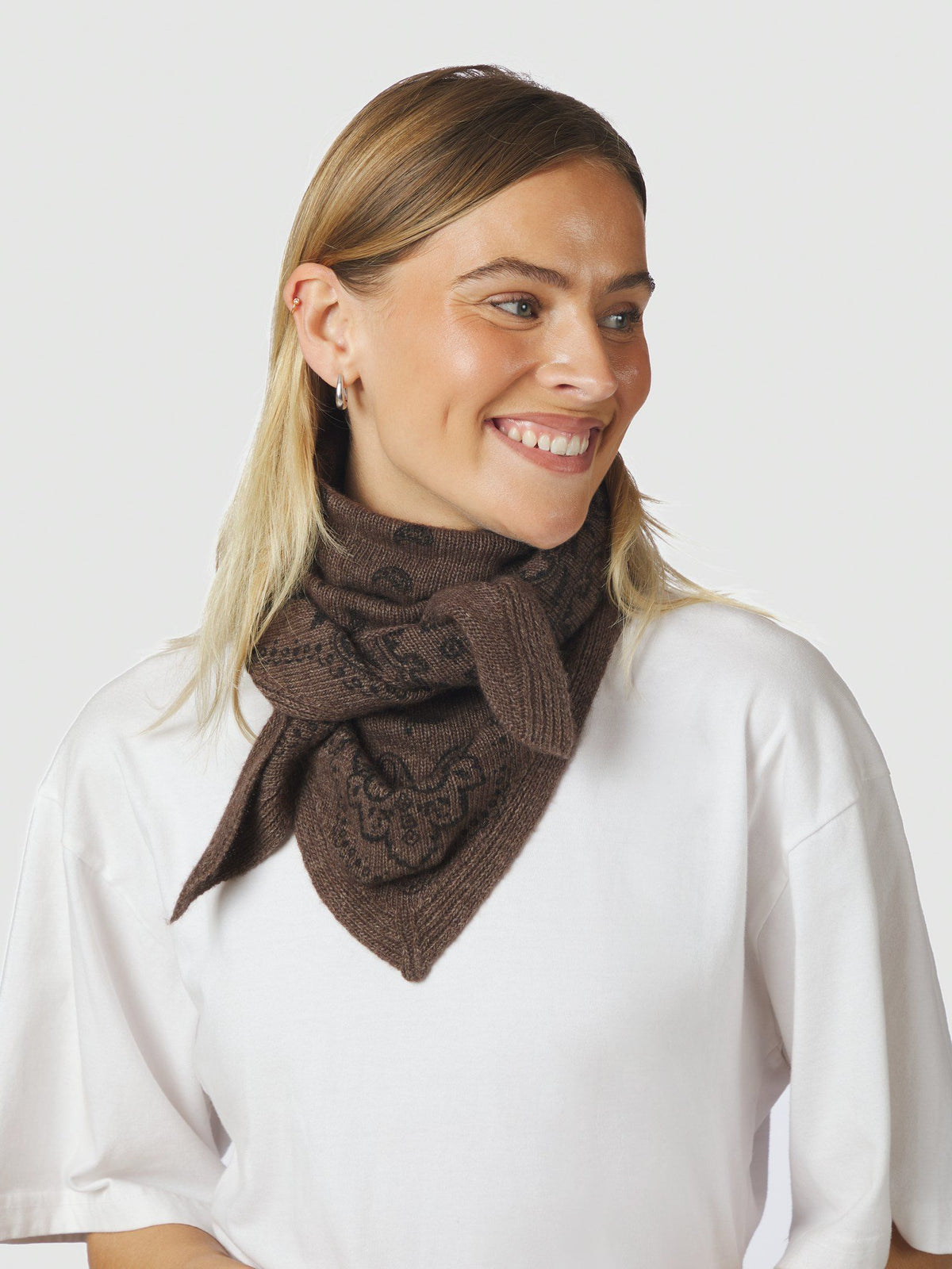 Neo Noir Lolana Paisley Strik Tørklæde - Brown Melange