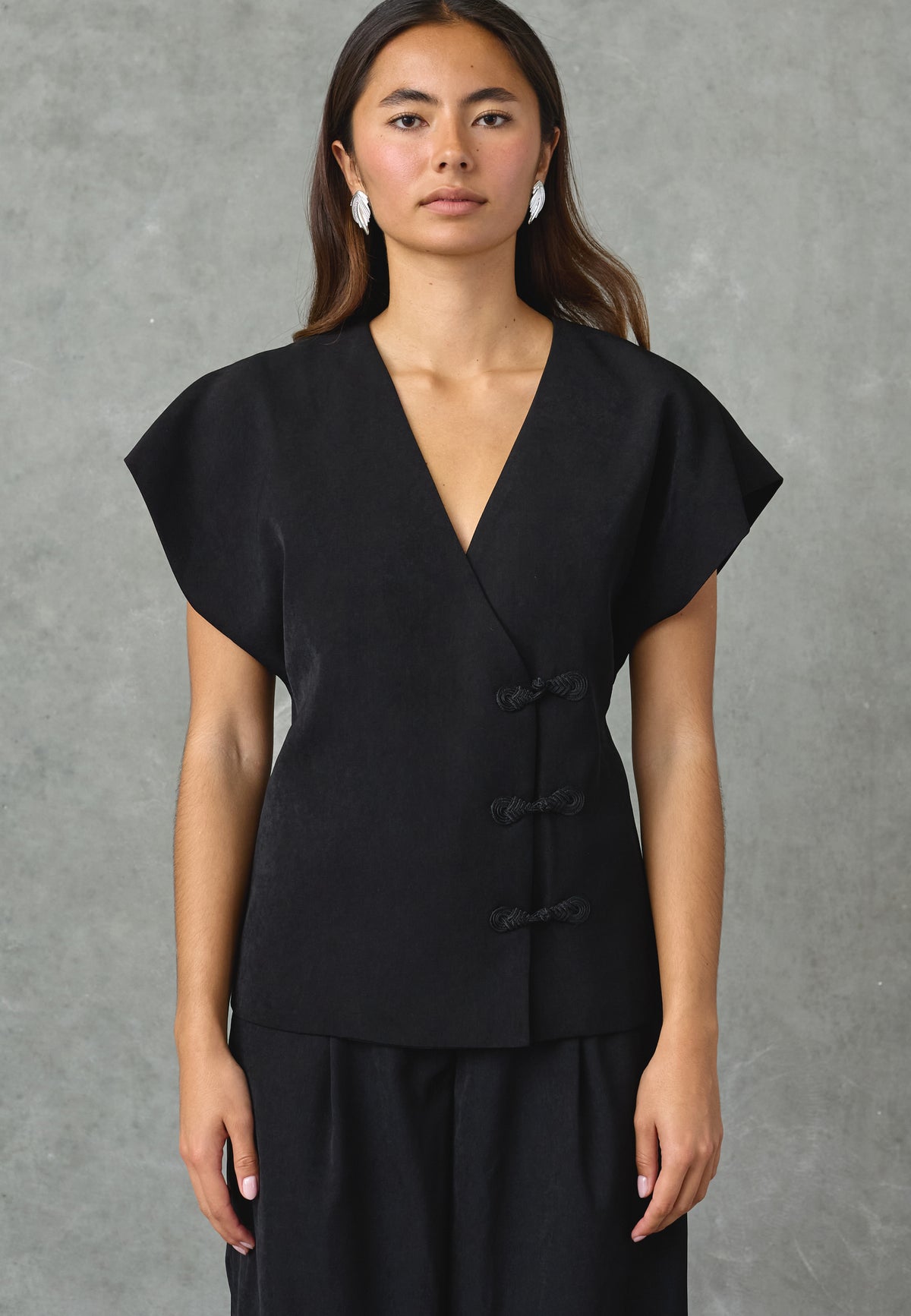 Love & Divine Love1632 Vest - Black