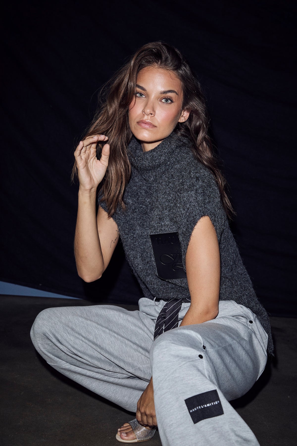 Haute L'amitié Darcia Pocket Strikvest - Antracit Melange