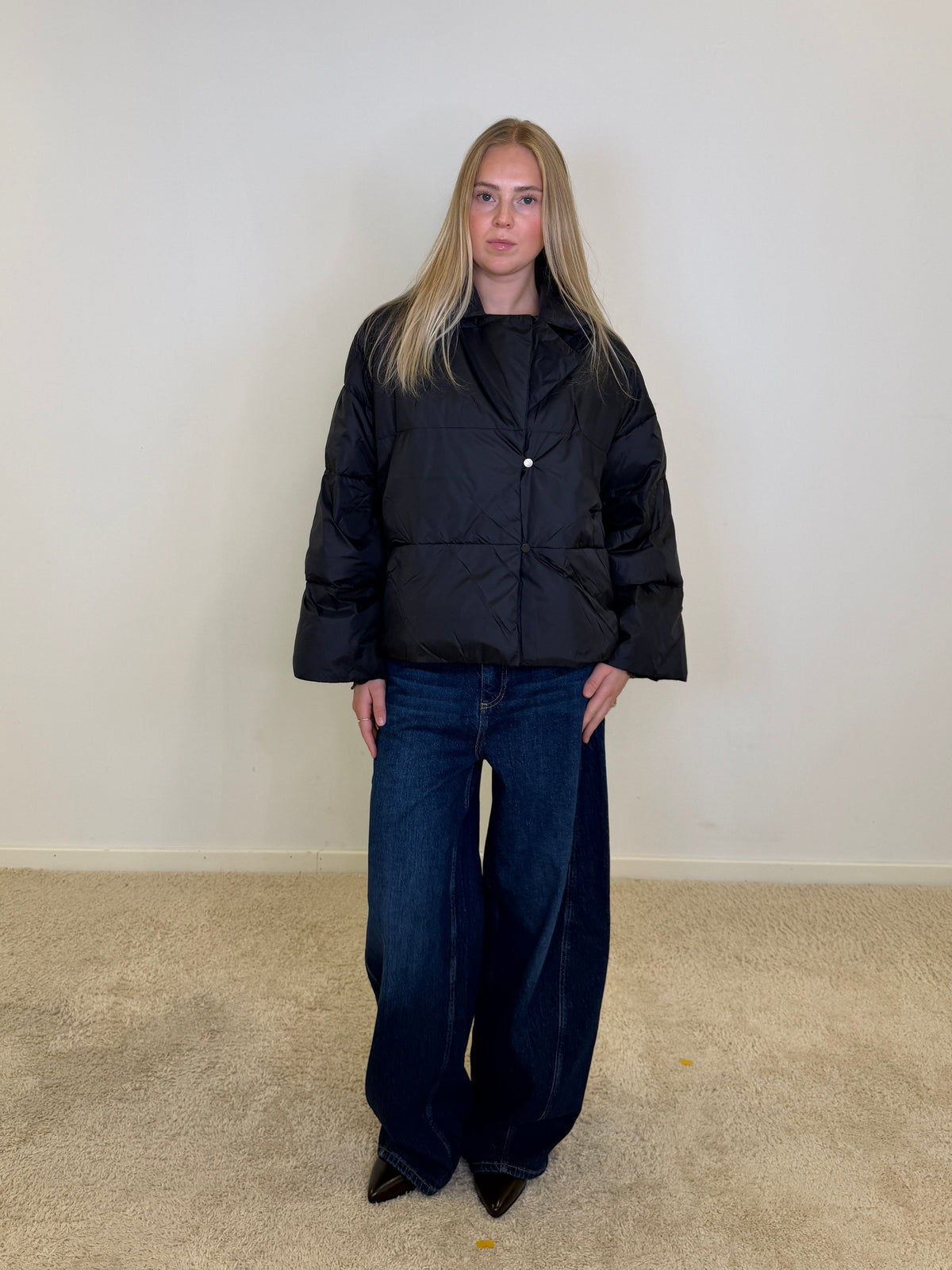 Bitte Kai Rand Feather Down Jakke - Black