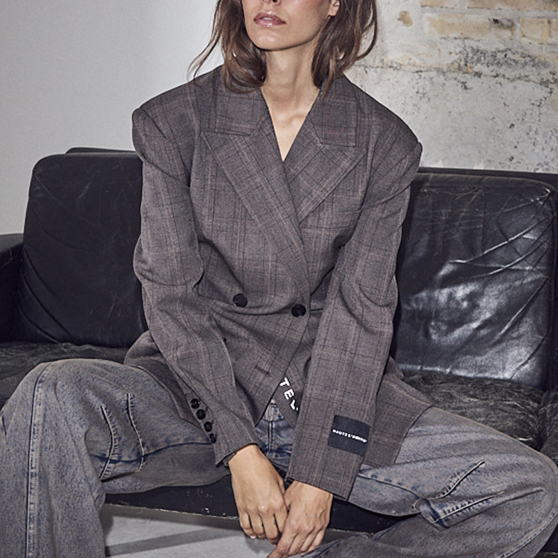 Haute L'amitie Waist Fit Check Blazer - Mocca