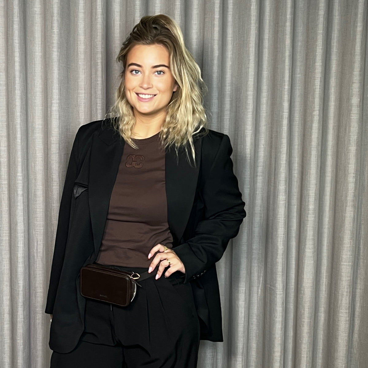Huate L'amitie Premiere Single Blazer