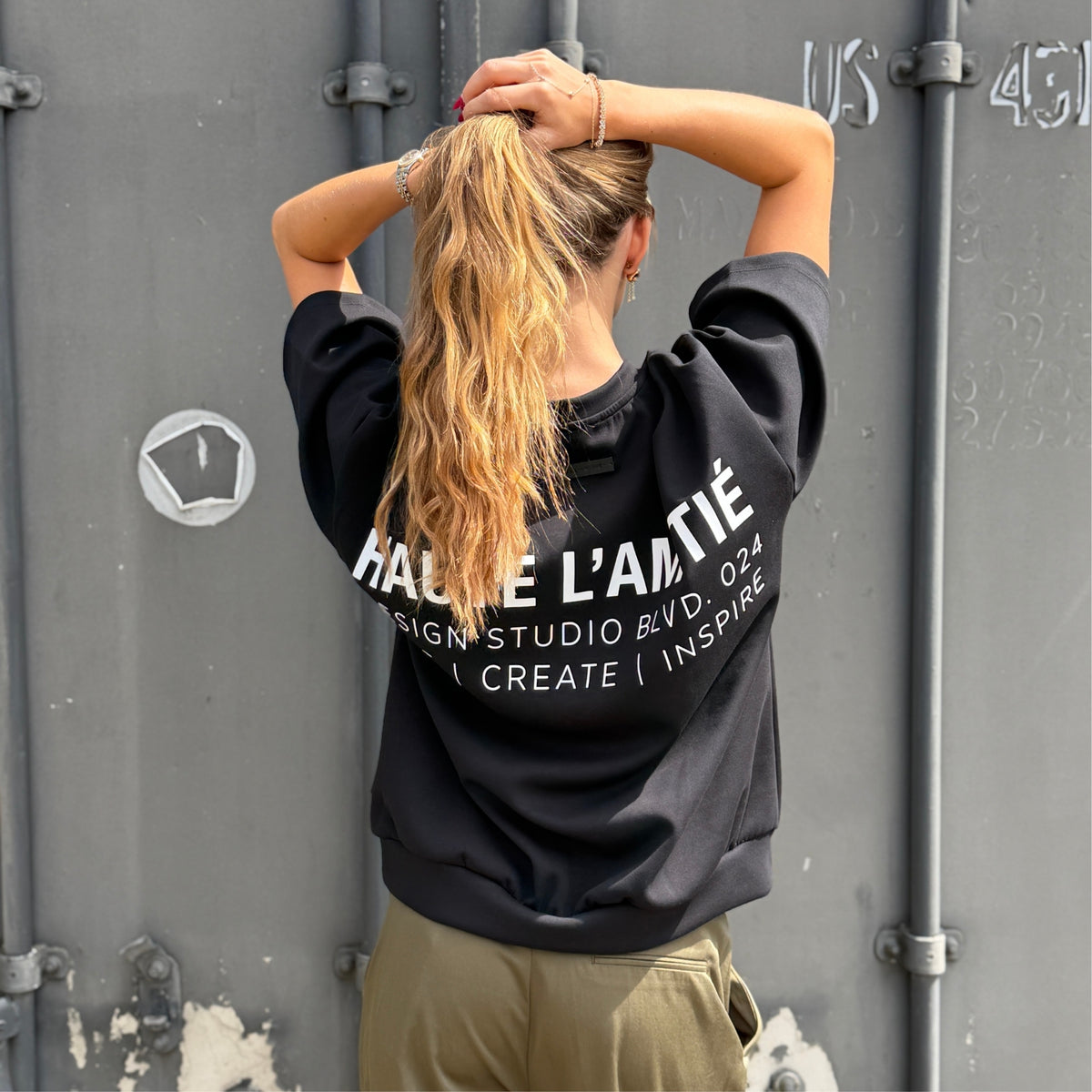 Haute L'amitie Back Print Studio SS Sweatshirt - Black