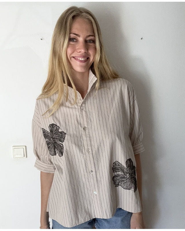 Continue Jessie Stripe High Neck Ss Skjorte - Sans Stripe