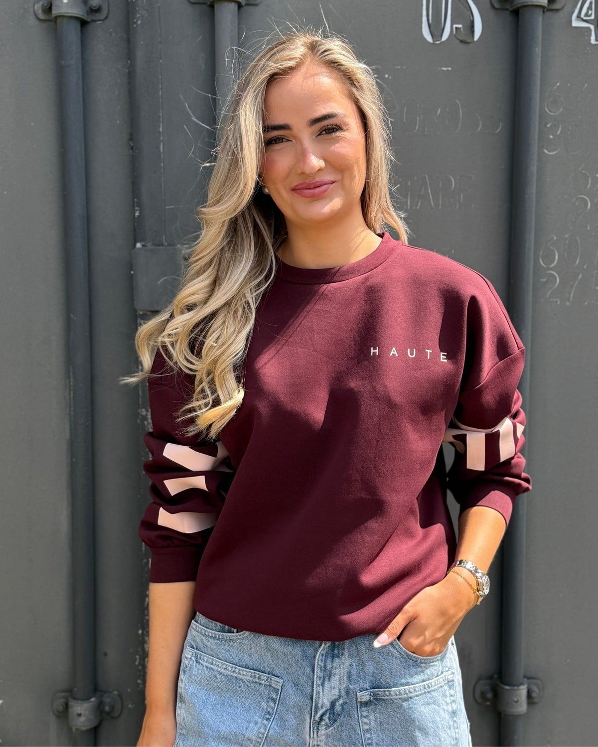 Haute L'amitie Maxi Split Logo Sweat - Wine