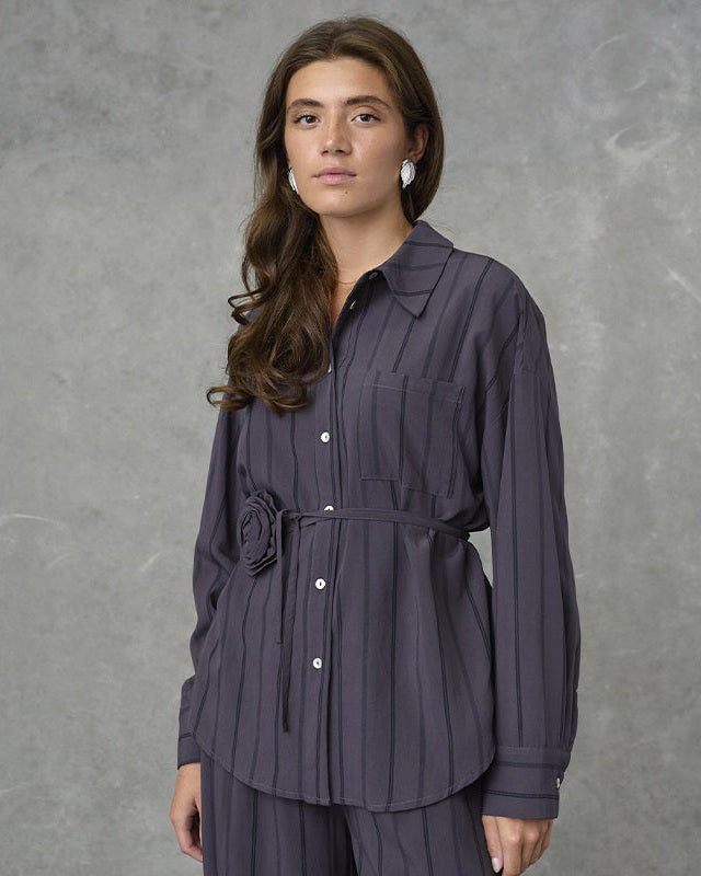 Love & Divine Love1622 Skjorte - Grey Stripes
